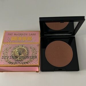 PAT McGRATH LABS
Skin Fetish: Divine Bronzer -bronze dawn